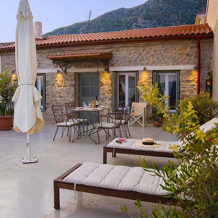 Guesthouse Simou With View 3 Bedrooms Arachova Exteriör bild