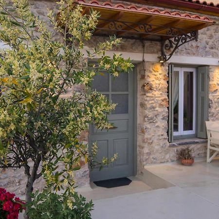 Guesthouse Simou With View 3 Bedrooms Arachova Exteriör bild