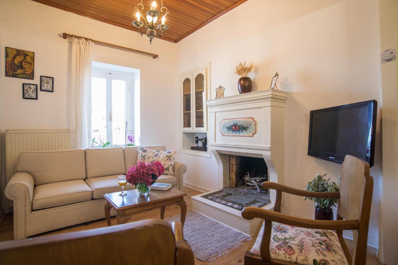 Guesthouse Simou With View 3 Bedrooms Arachova Exteriör bild